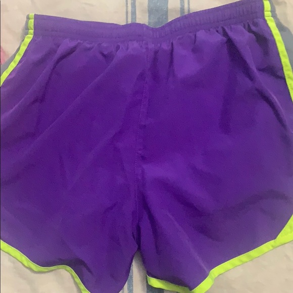 EUC set of 4 Girls Nike Dri-Fit Shorts Large - Picture 6 of 13